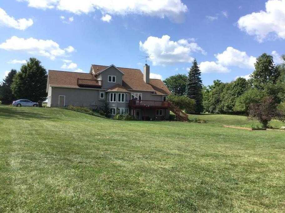 فيلا House On Grass Runway With Fly-In/Fly-Out Access Tecumseh المظهر الخارجي الصورة