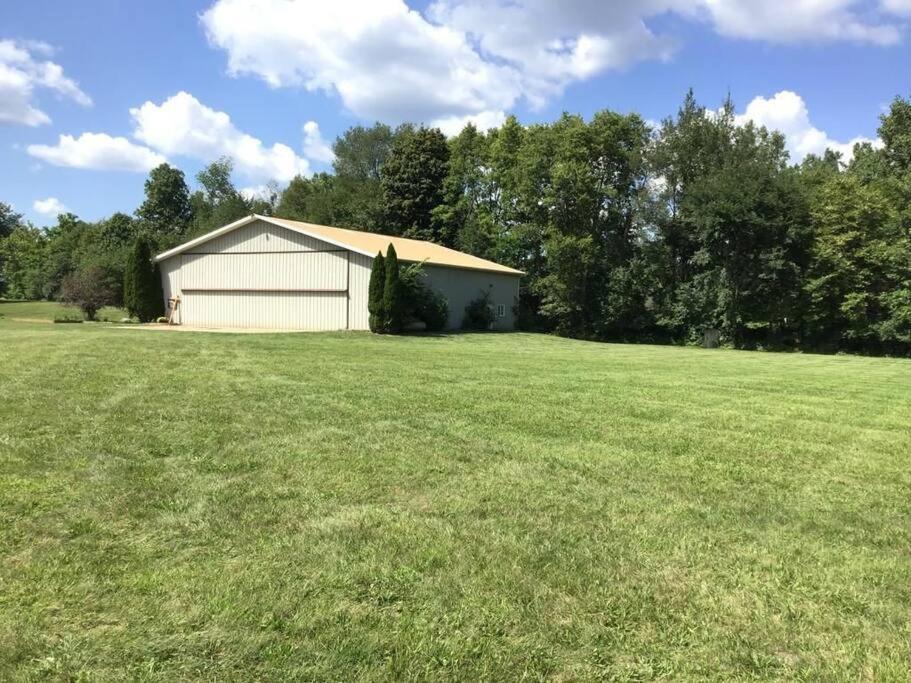 فيلا House On Grass Runway With Fly-In/Fly-Out Access Tecumseh المظهر الخارجي الصورة