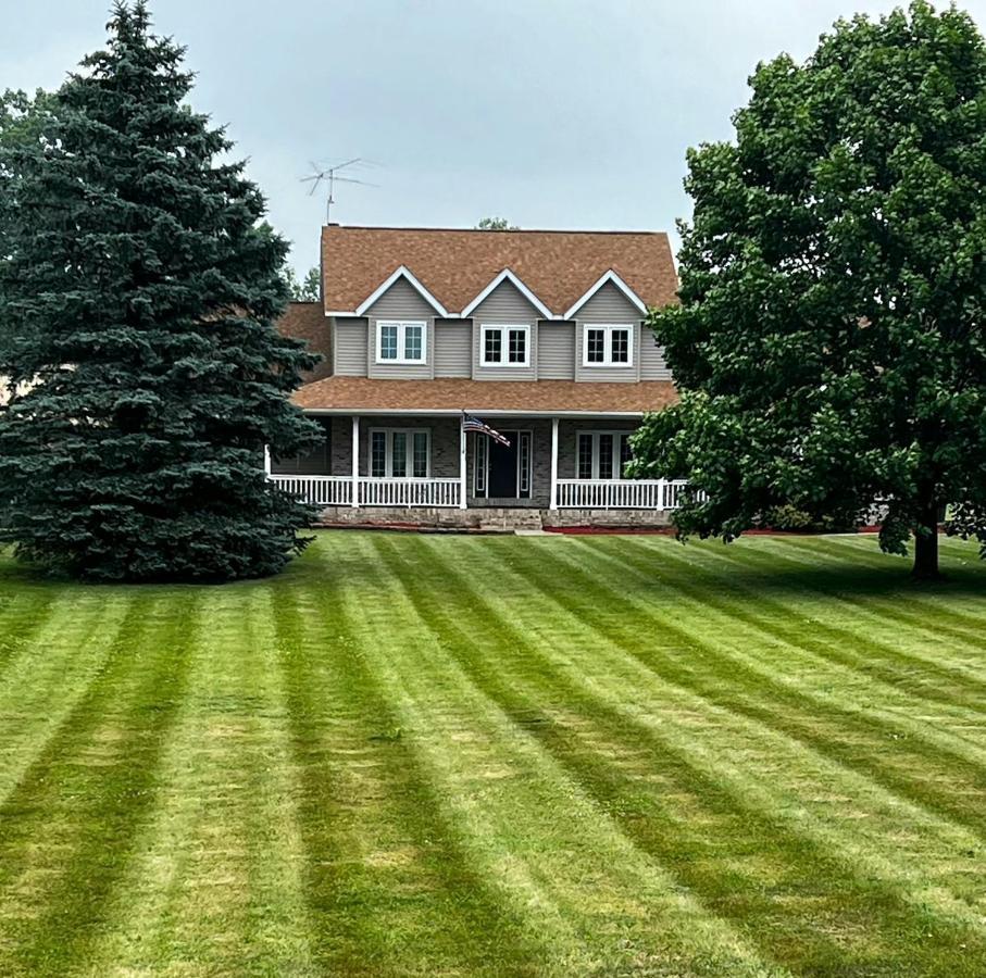 فيلا House On Grass Runway With Fly-In/Fly-Out Access Tecumseh المظهر الخارجي الصورة